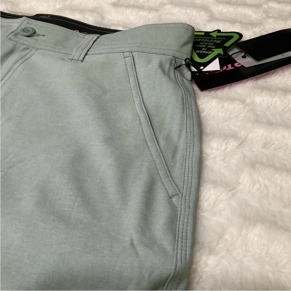 Psycho Tuna Men's Hybrid Fishing/Golf Shorts Iceberg Green Size 31‎